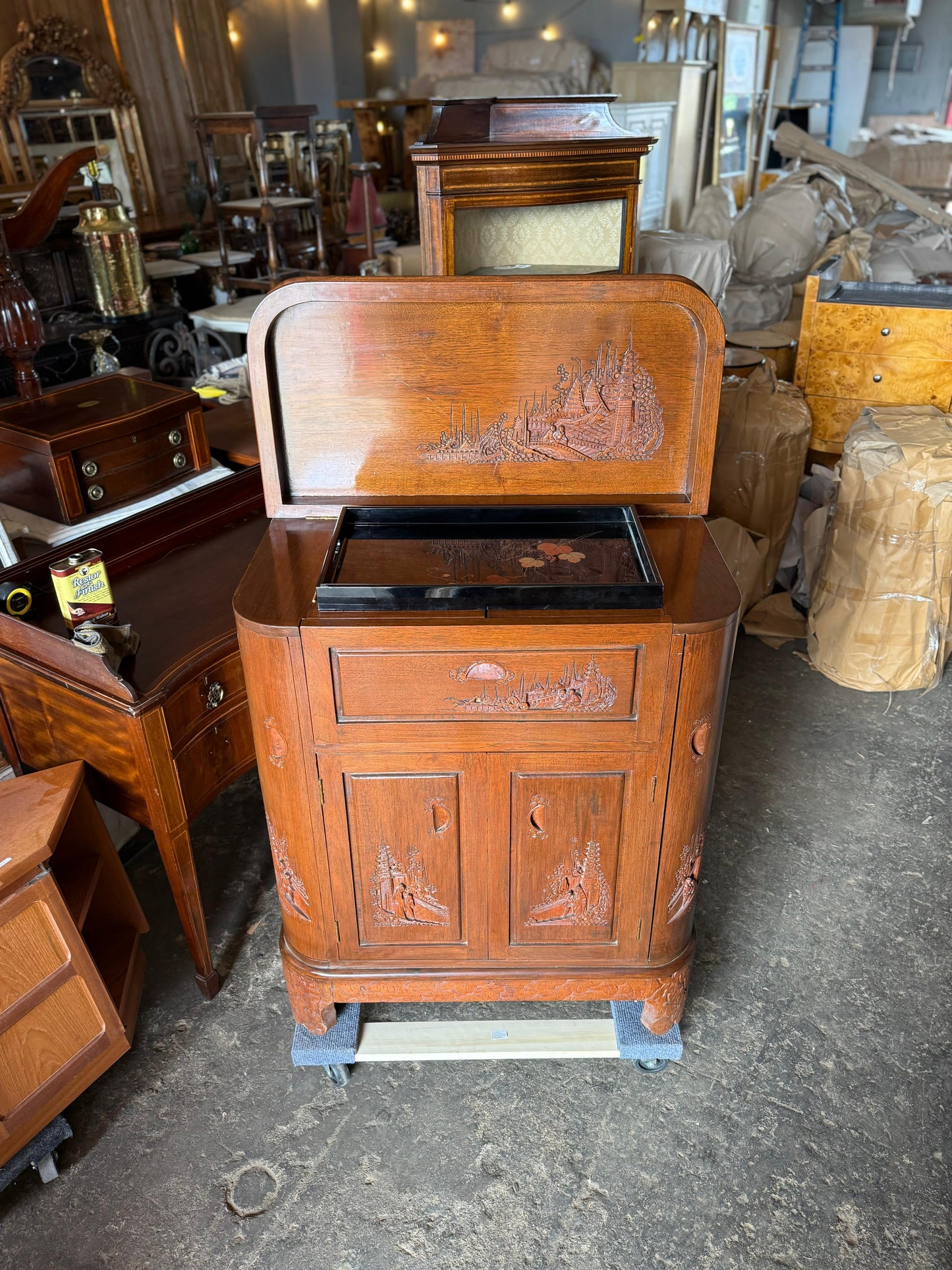 Arabian Carved Bar
