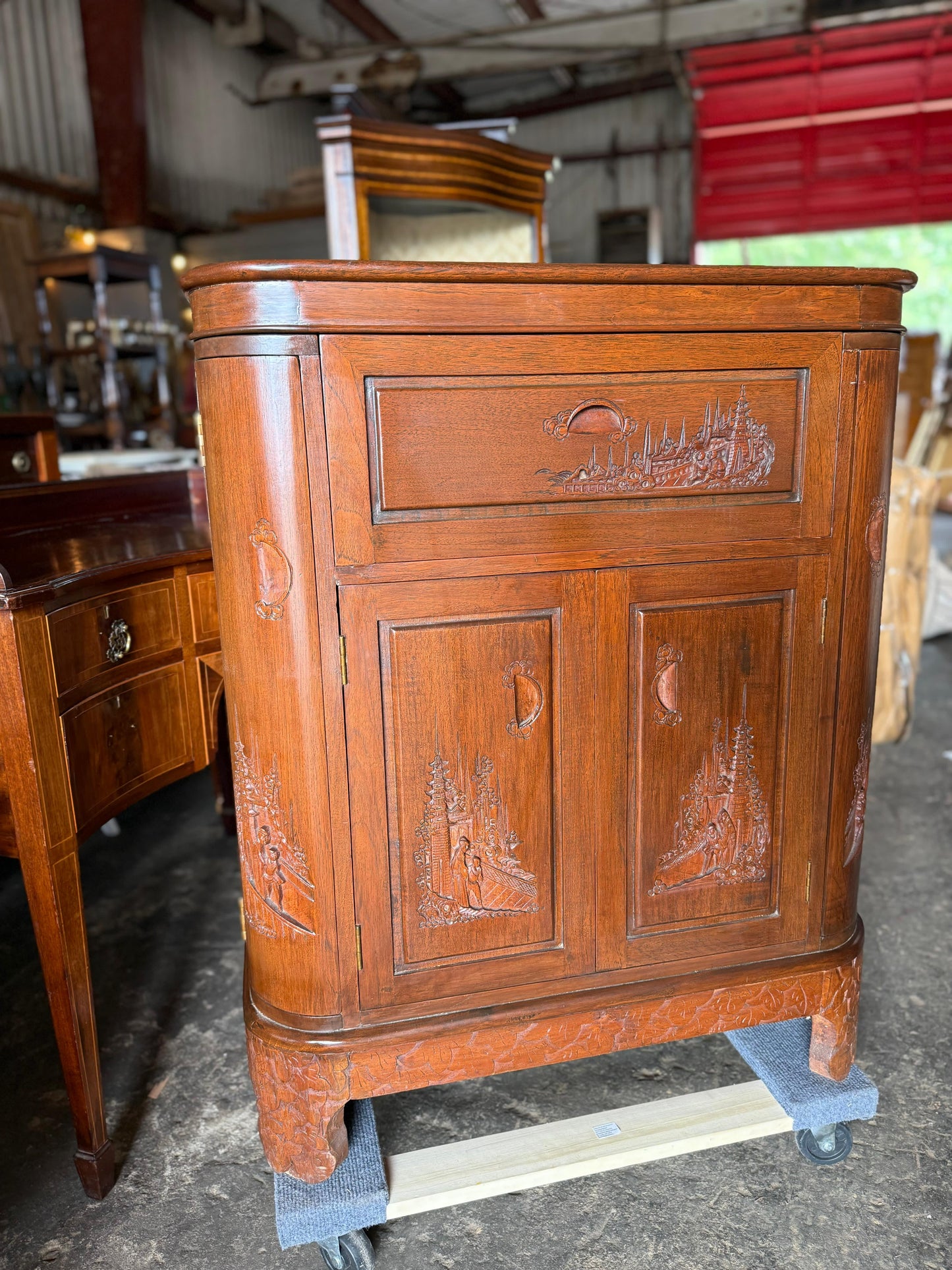 Arabian Carved Bar